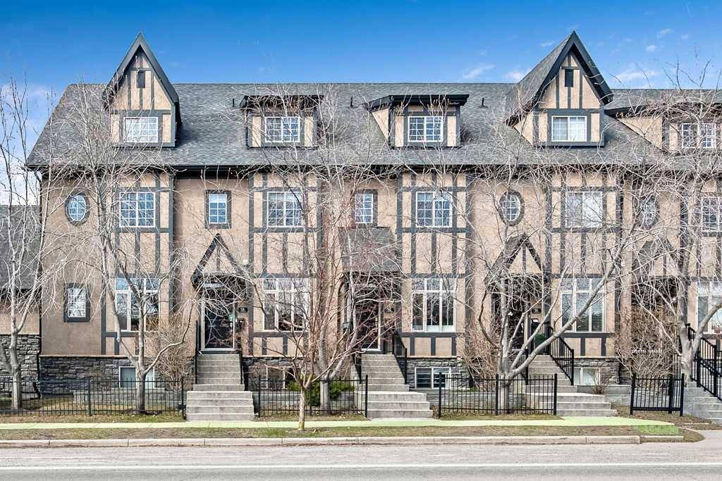 🏡 OPEN HOUSE TODAY
📍 #14, 6 Scarpe Drive SW
⏰ 1:00 PM – 3:00 PM
Stylish Garrison Woods townhome with over 1,700 sq.ft., 2 bedrooms, 2.5 bathrooms, a private yard, and double garage.
Stop by this afternoon and take a look!
#YYCRealEstate #OpenHouse #GarrisonWoods #MardaLoop #CalgaryHomes
Listing courtesy of Kim Vink and Re/Max Professionals