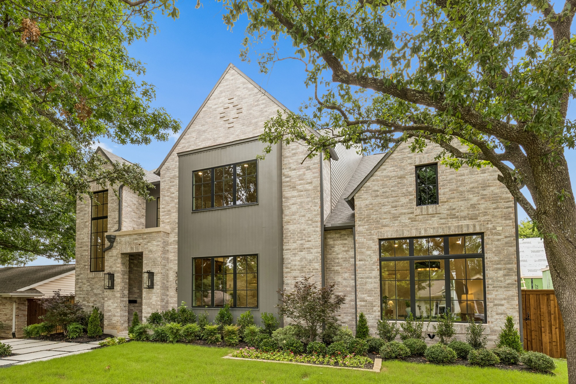 ✨INTRODUCING | 508 COPPER RIDGE DRIVE, RICHARDSON, TX 75080
A rare opportunity in the heart of Canyon Creek.
Built by Shaddock Custom Homes, a Dallas-area builder carrying on a family tradition of excellence for over 60 years — 508 Copper Ridge Drive delivers 4,413 square feet of elevated design on a coveted interior lot. Mature trees, thoughtful landscaping and hardscaping, create an arrival that simply can’t be replicated.
Inside, a dramatic two-story foyer opens into a great room anchored by a cast stone gas fireplace and custom built-ins. The chef’s kitchen is a study in considered design: rift sawn oak cabinetry, a statement vent hood, an oversized quartzite island, and premium appliances throughout. The primary suite offers a true retreat with vaulted ceilings, a spa-inspired bath, and a custom closet connected directly to the laundry room. A private guest suite, tucked-away study, mudroom and upstairs game room round out a floor plan built for the way families actually live — all set behind an automatic gated backyard with covered patio.
Zoned to highly regarded Richardson ISD: Canyon Creek ES, North JH and J.J. Pearce HS
4 bedrooms (all ensuite) | 4 full + 2 half baths | 2-car garage + storage | Offered at $1,950,000
Open House: Saturday, June 20th 2-4PM. Join us then, or schedule your private showing.
📩 Natalie Martin | 972-978-9187 | natalie@kmmgrouptx.com
📩 Jen McDaniel | 214-537-6856 | jen@kmmgrouptx.com
📩 Heather Kobs | 972-978-3287 | heather@kmmgrouptx.com
kobsmartinmcdaniel.com
Represented by Kobs, Martin & McDaniel Real Estate Group | Call It Closed International Realty
Real estate happens when life changes — and we’re here for it.
#ShaddockCustomHomes #CanyonCreekRichardson #RichardsonTXRealEstate #DFWLuxuryHomes #JJPearce